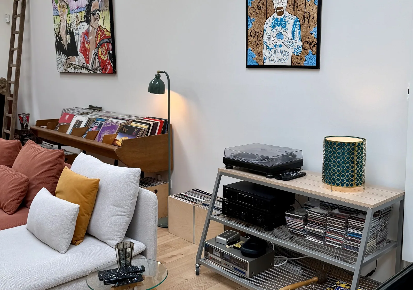 Coin musique, platine et vinyles